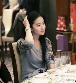 娱乐吃瓜女星剧组,揭秘吃瓜女星与神秘剧组背后的故事  第3张